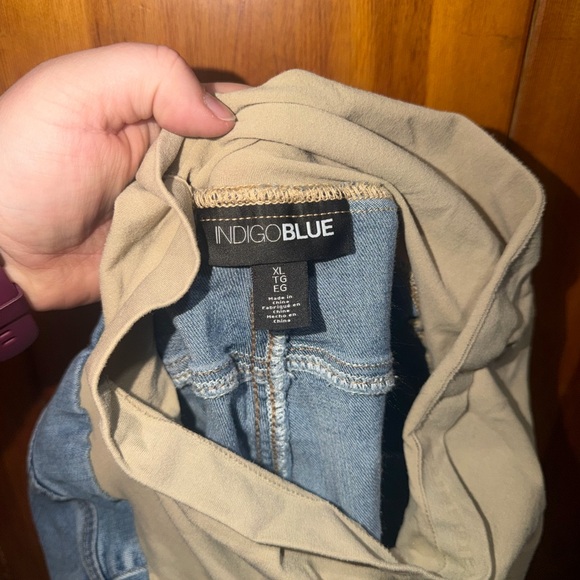 Maternity Shorts - Picture 3 of 3